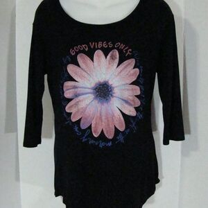 23 Love Street "Good Vibes Only" Black Scoop Neck Tee Size Medium